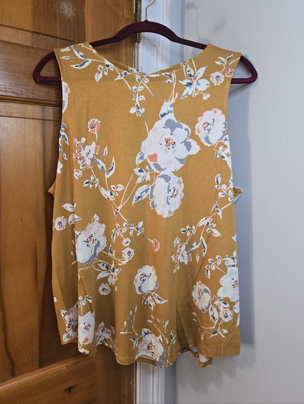 Maurice's NWT Floral Cross Back Flowy Sleeveless Top